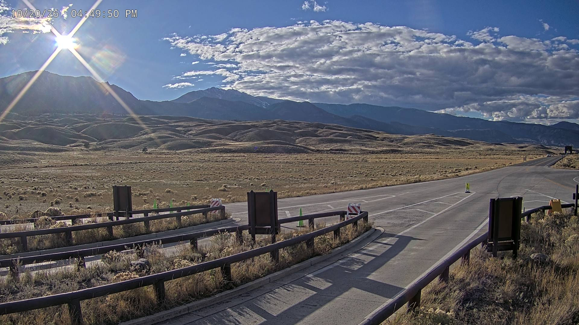 Yellowstone National Park North Entrance - Webcams