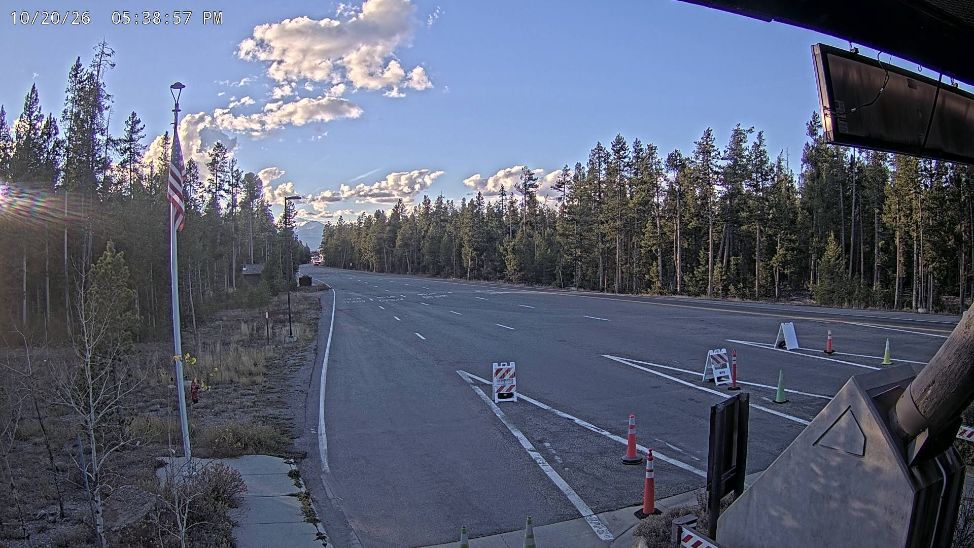 Yellowstone National Park West Entrance - Webcams