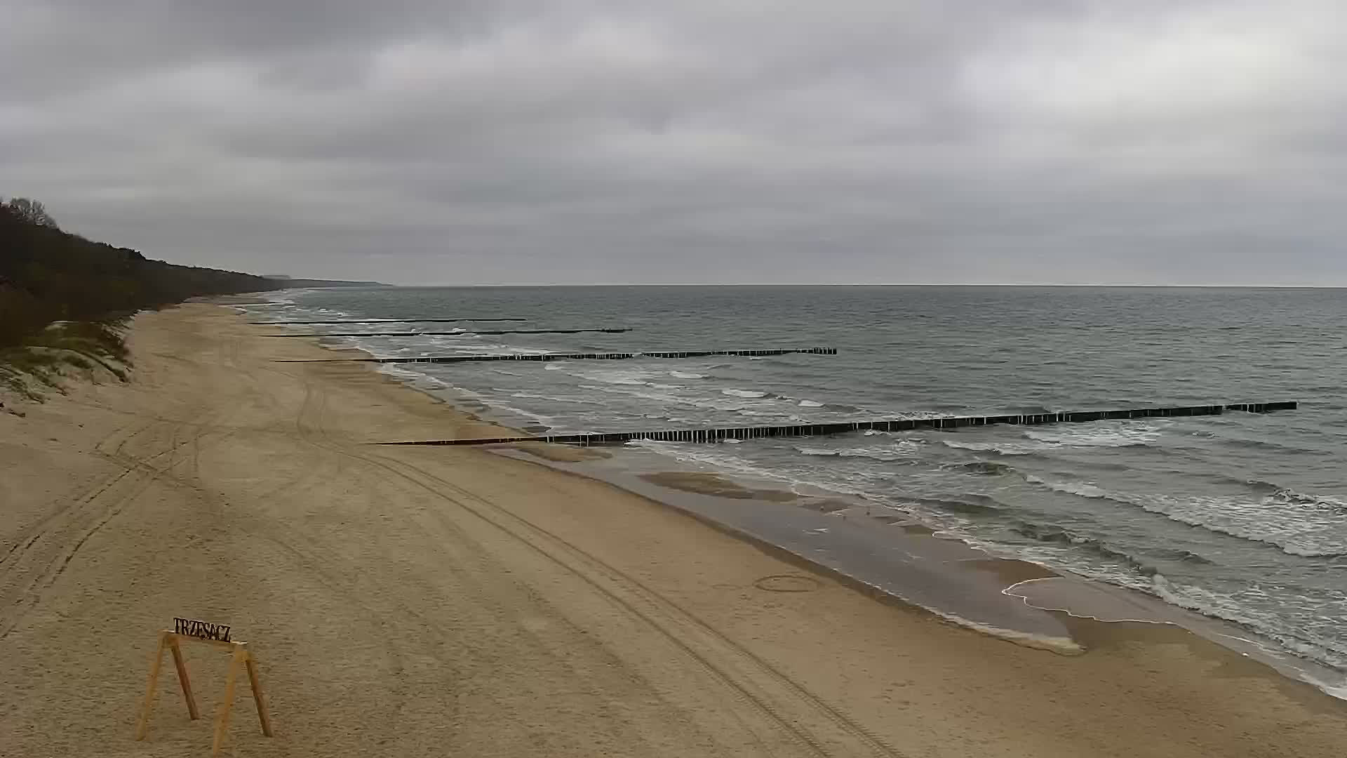TRZĘSACZ - widok na plażę - Včera