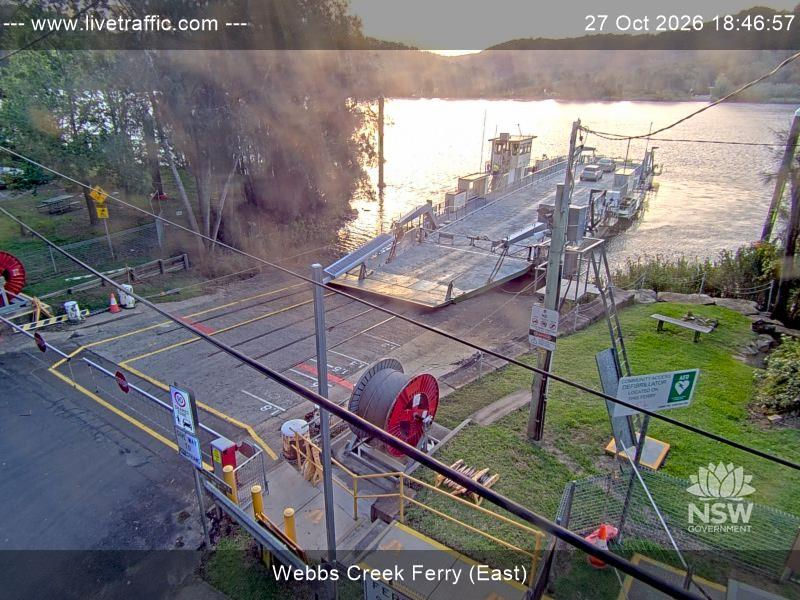 Webbs Creek ferry (East) - Webcams
