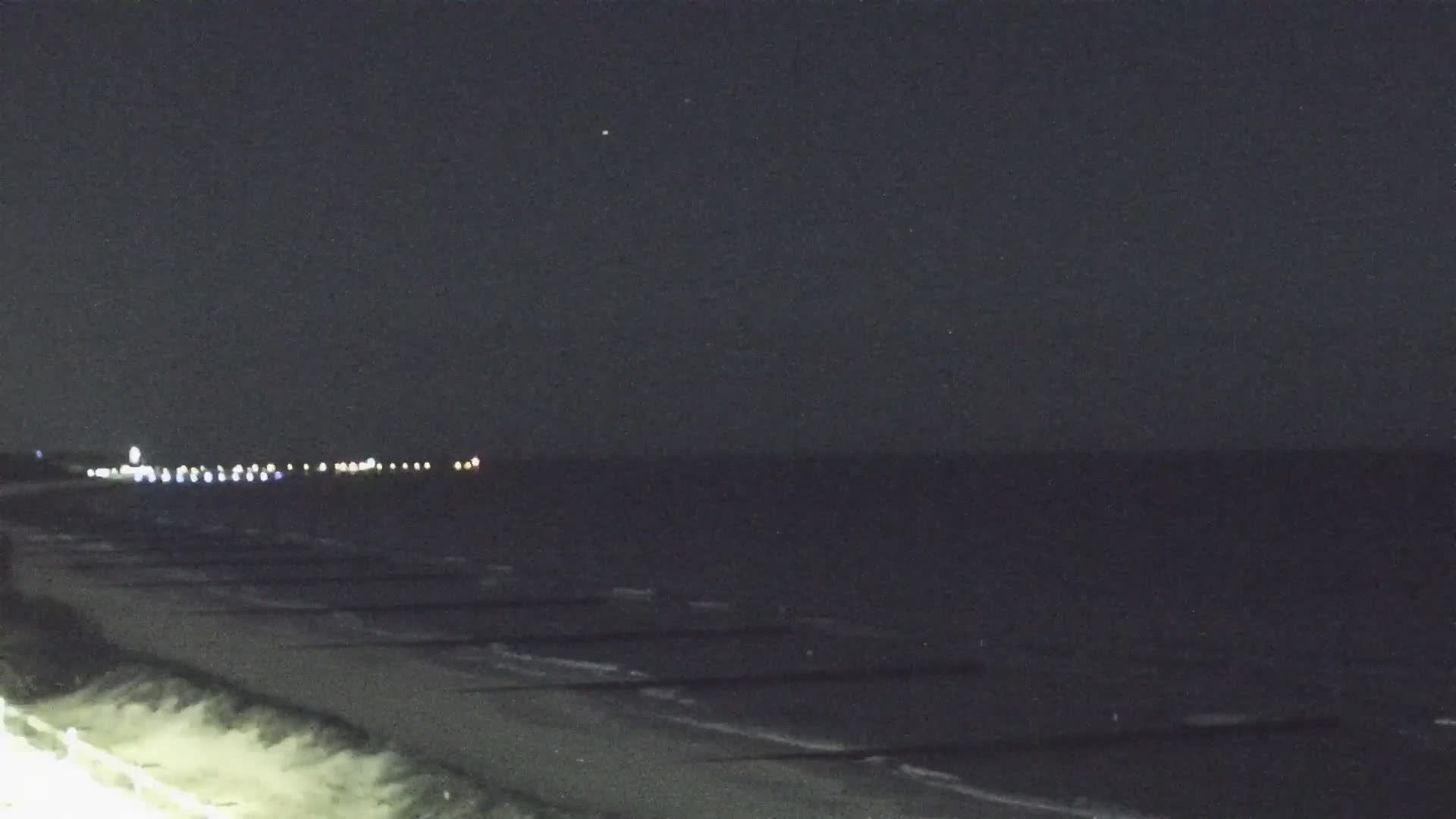 KOŁOBRZEG - widok na plażę - Wczoraj