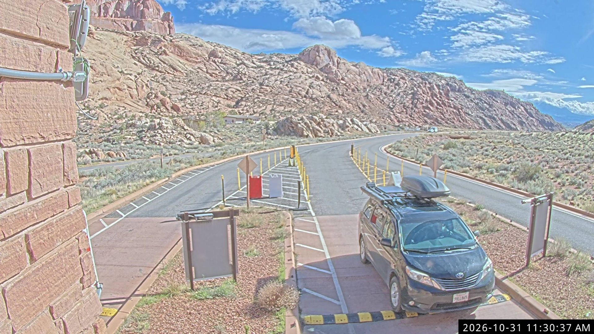 Arches National Park Entrance Station - Webcams